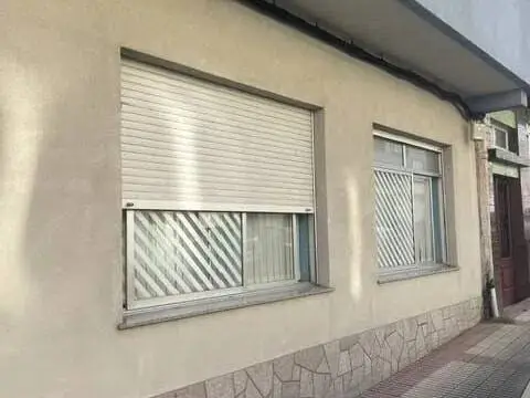 Local comercial en calle de la Batalla de Brión