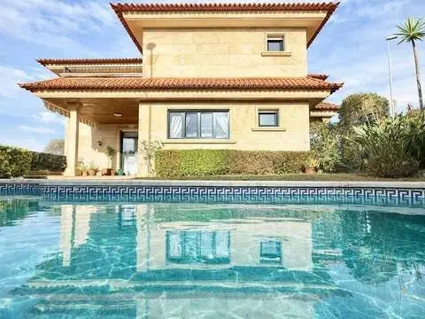 Chalet en Alcabre-Navia-Comesaña