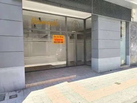 Local comercial en calle de la Puebla