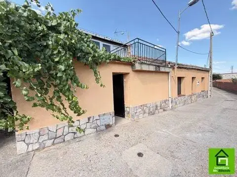 Casa adosada en La Hiniesta-Peña Trevinca-Siglo XXI