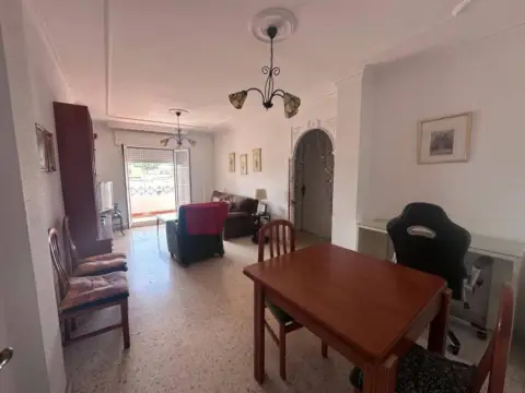 Piso en Núcleo Urbano-Urbanizaciones