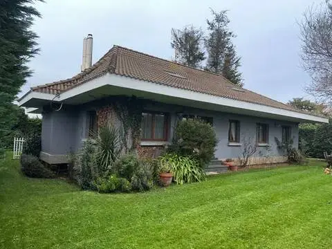 Chalet en Somió-Cabueñes
