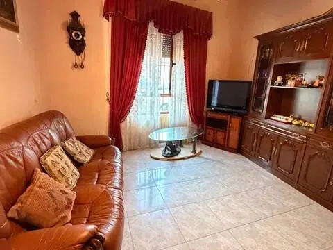Casa adosada en Coreses