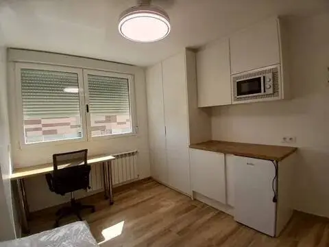 Habitación en calle de Toledo