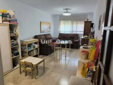 Piso en Santa Rosa-Valdeolleros