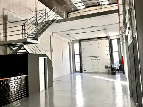 Nave industrial en Avenida Gustavo Adolfo Becquer