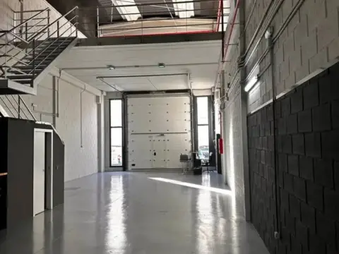 Nave industrial en Avenida Gustavo Adolfo Becquer