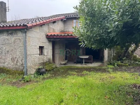 Casa en Amoeiro