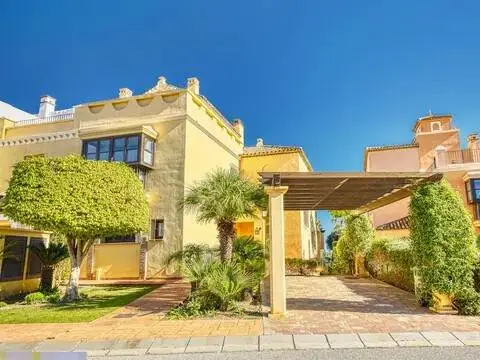 Casa adosada en calle Lugar Sotogrande, 22