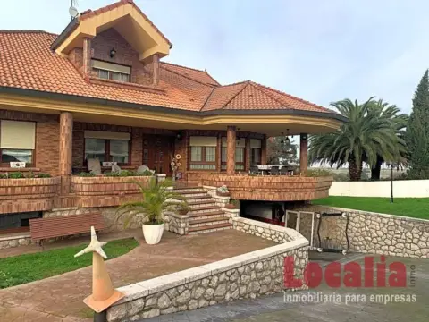 Chalet en Maliaño