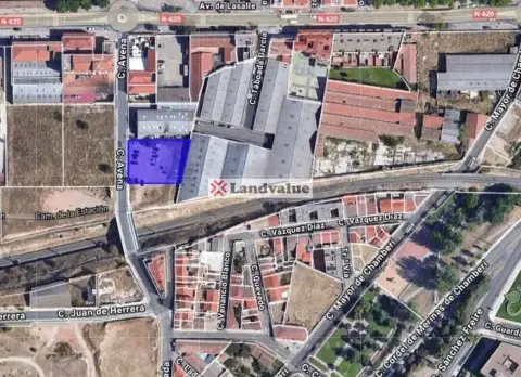 Terreno en calle de la Avena