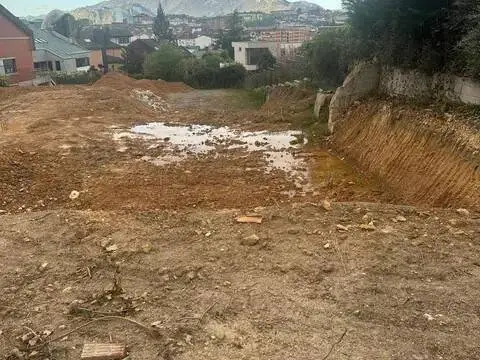 Terreno en calle de la Peña Ubiña