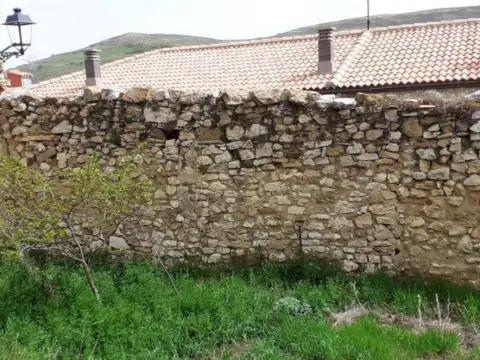 Casa adosada en calle Mayor