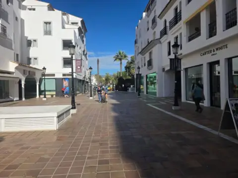 Local comercial en Puerto Banús