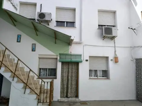Chalet en Herencia