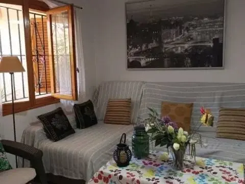 Casa adosada en calle del Río Pliego-Ordenación Bahía