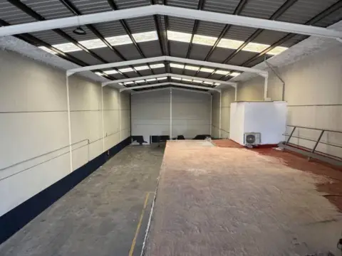 Nave industrial en Recinto Ferial-Circunvalación-La Vega