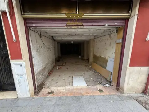 Local comercial en Paseo de la Independencia, 10