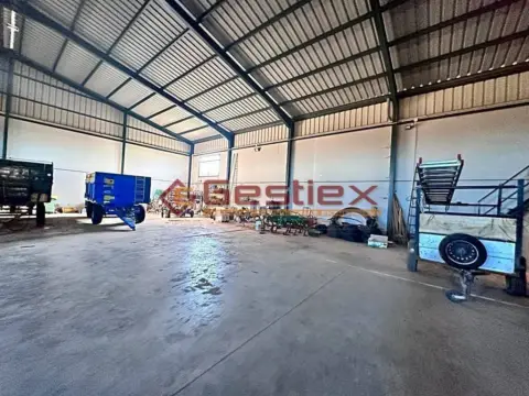 Nave industrial en Almendralejo