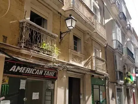 Local comercial en calle de José del Toro