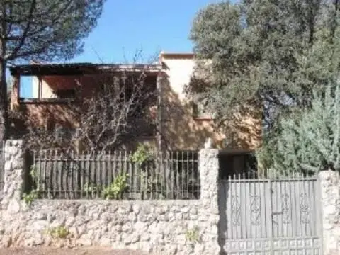 Chalet en Urbanización El Paraíso