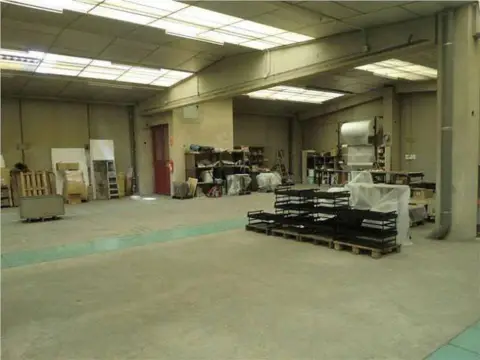 Nave industrial en Centelles