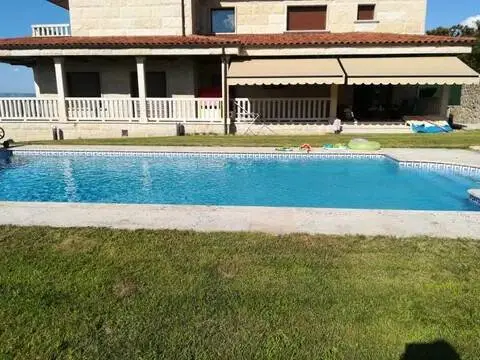 Chalet en A Carballeira (San Cibrao Das Viñas)