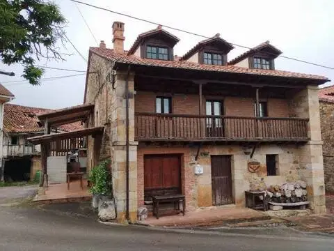 Casa rústica en Barrio de Totero