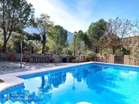 Casa rústica en Valle de Abdalajís