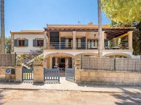 Chalet en Plaça del Bell Lloc