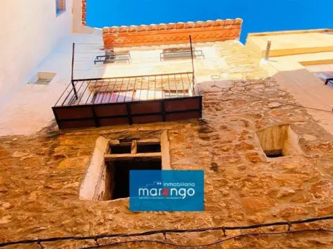 Casa rústica en Cortes de Arenoso