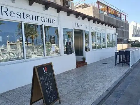 Local comercial en calle Puerto Deportivo, 15
