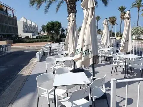 Local comercial en calle Puerto Deportivo, 15