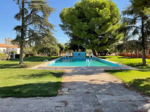 Casa rústica en Recinto Ferial-Circunvalación-La Vega