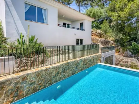 Casa en calle Oronella 34