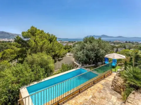 Casa en calle Oronella 34