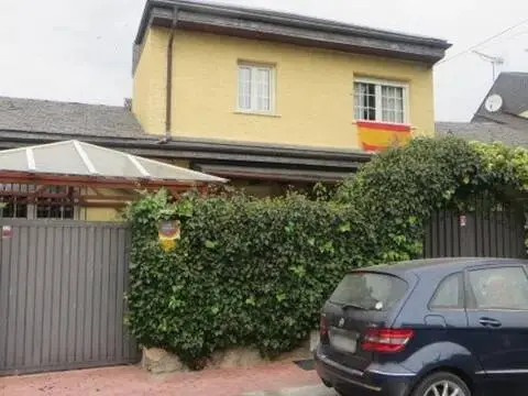 Casa adosada en calle Ciruelo