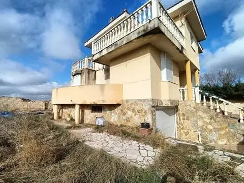 Chalet en Villanueva de la Torre