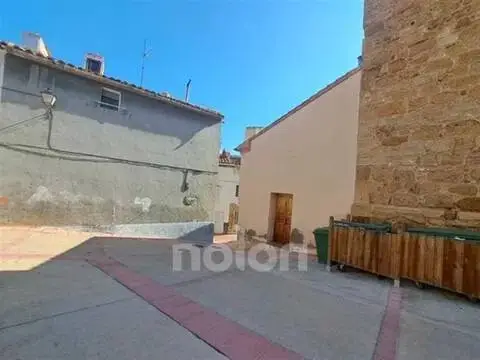 Casa adosada en Ariño