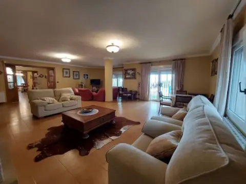 Chalet en Montornés-Las Palmas-El Refugio