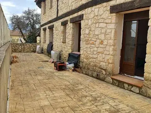Casa adosada en Cerezo de Abajo