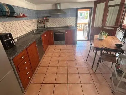 Casa adosada en Carrer de les Creus