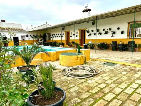 Casa rústica en Cortijo de La Torre