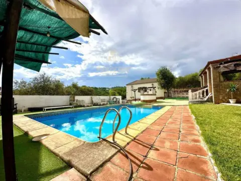 Casa rústica en Cortijo de La Torre
