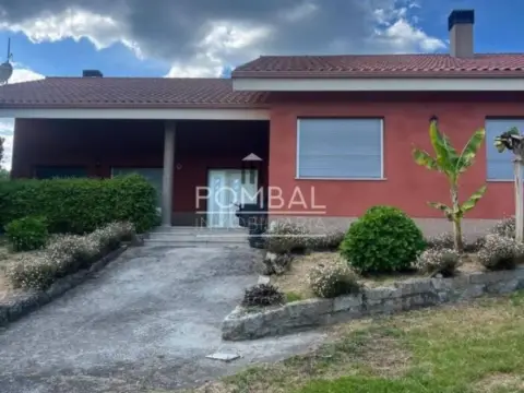 Casa en Toén