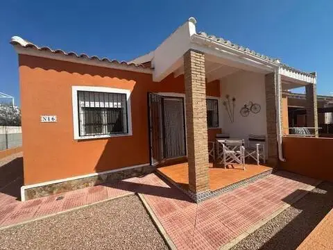 Casa adosada en calle Italia