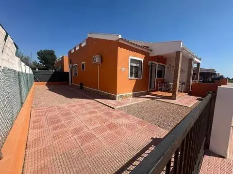 Casa adosada en calle Italia