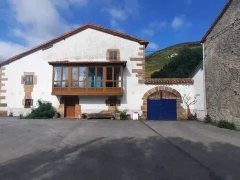 Casa rústica en Barrio Argüeso