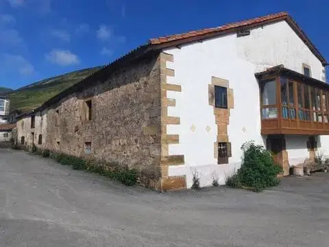 Casa rústica en Barrio Argüeso