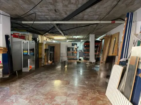 Nave industrial en Puerto Deportivo